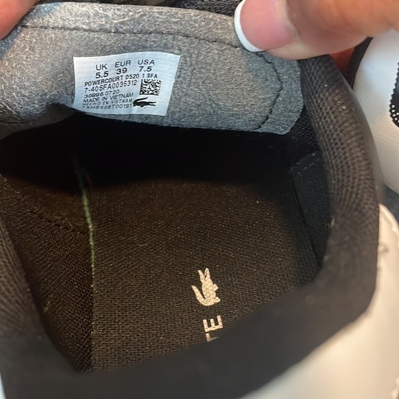 Lacoste shoes - Picture 5 of 5